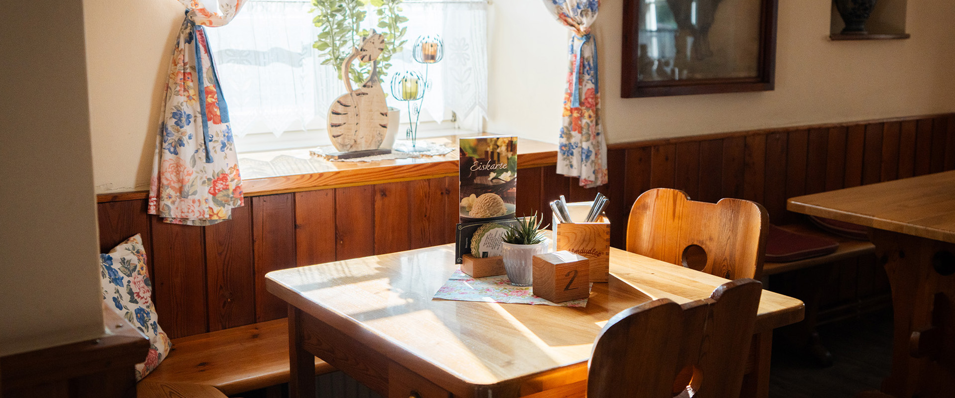 Restaurant Stadtkrug Raabs Eiskarte Innen Ambiente