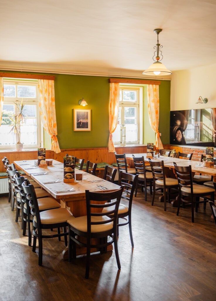 Restaurant Stadtkrug Raabs Innen Ambiente Hochformat